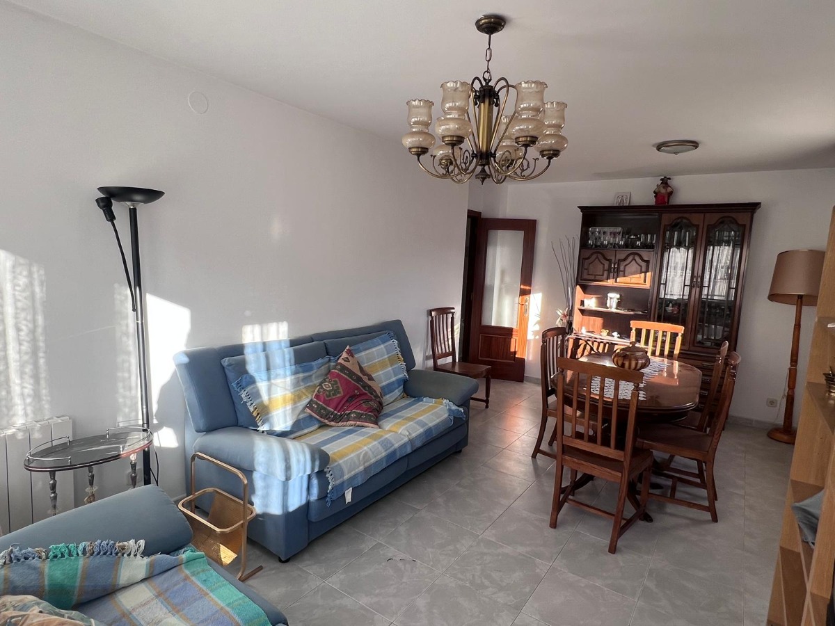 Imagen piso 8menjador 3 si.jpg